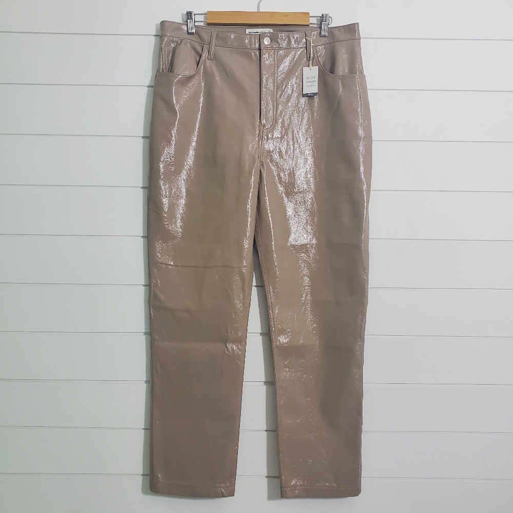 Abercrombie & Fitch Curve Love Patent Leather‎ ‘90s Straight Pants 33/16